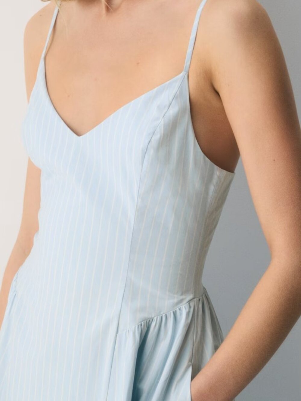 NWT Aritzia TECHNIQUE Poplin Dress Dew Blue & White 8 - Picture 3 of 7